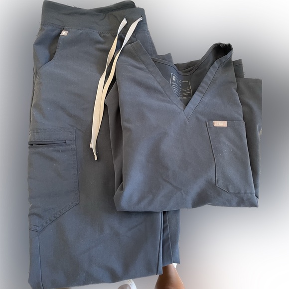 Figs Dark Harbor Best Seller Kit - Picture 1 of 2